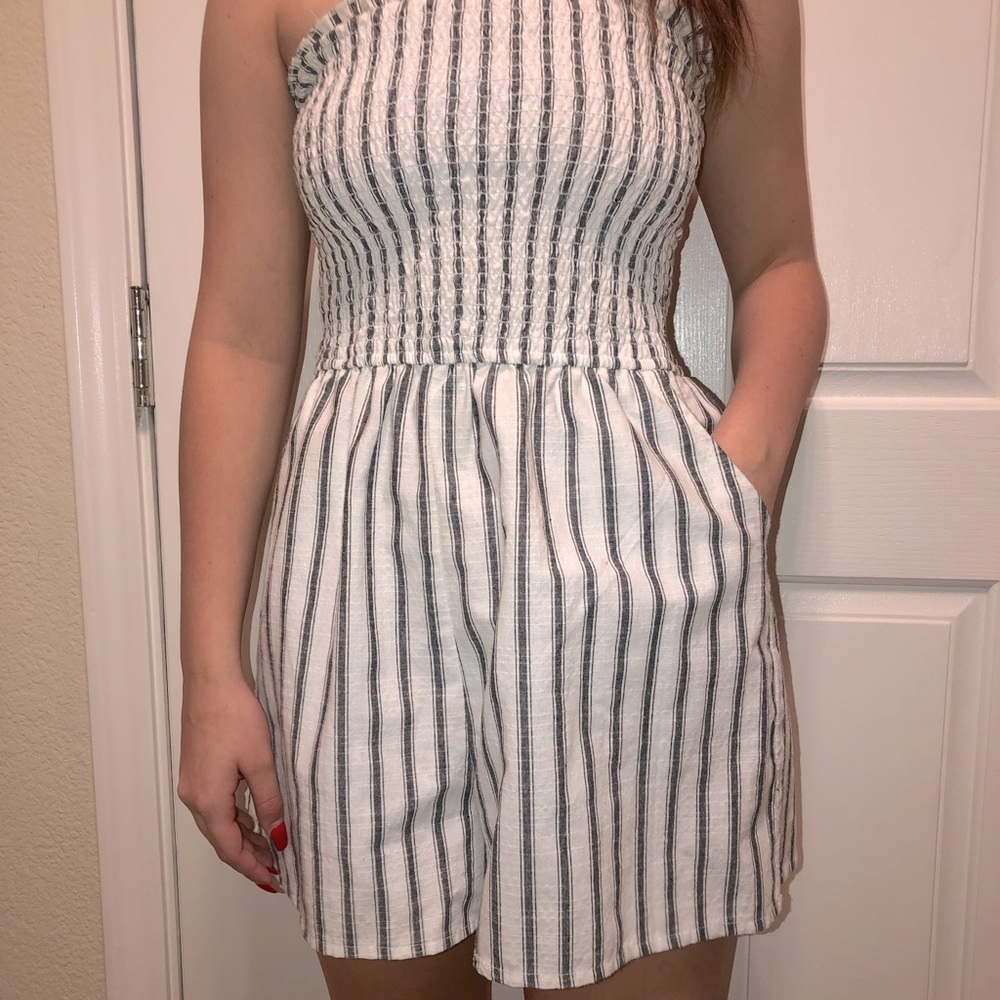 Romper - Picture 2 of 4